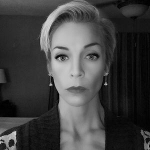 Meet your Posher, Holly